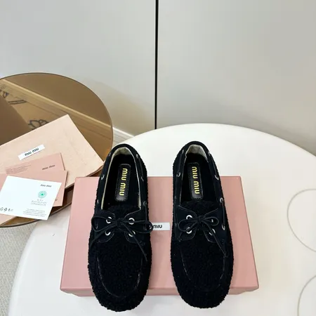 ミュウミュウ カジュアルシューズ