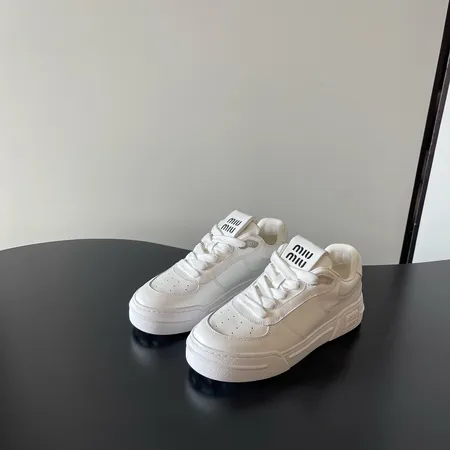 ミュウミュウ カジュアルシューズ