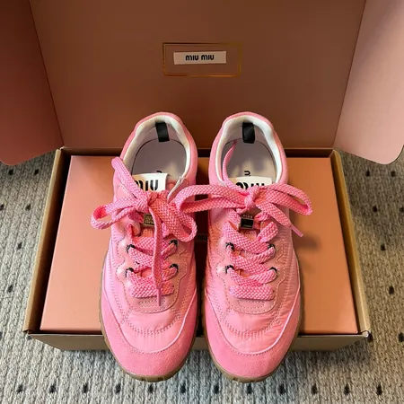 ミュウミュウ カジュアルシューズ