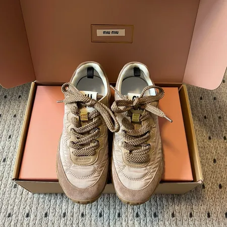 ミュウミュウ カジュアルシューズ