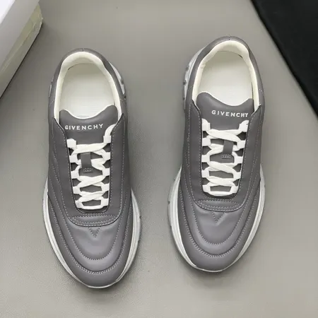 ジバンシィ カジュアルシューズ