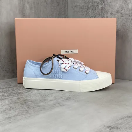 ミュウミュウ カジュアルシューズ