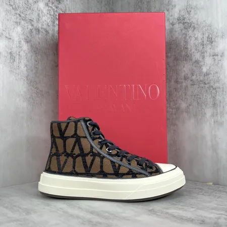 ヴァレンティノ カジュアルシューズ