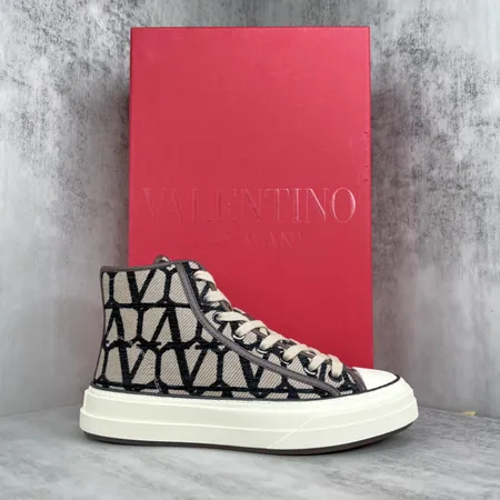 ヴァレンティノ カジュアルシューズ