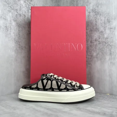 ヴァレンティノ カジュアルシューズ