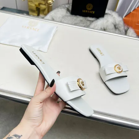 ヴェルサーチ スリッパ