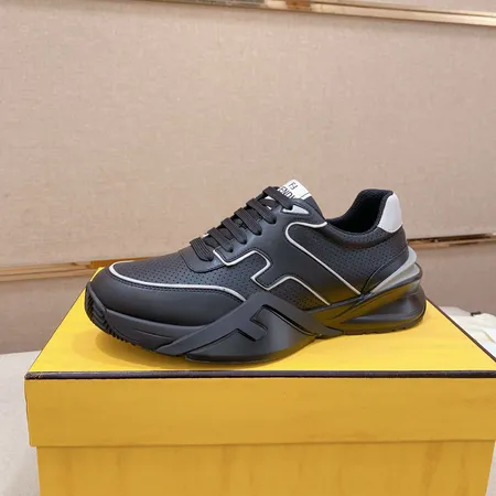 フェンディ スニーカー