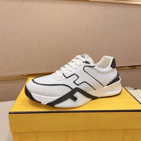 フェンディ スニーカー