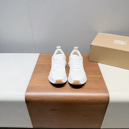 ロエベ スニーカー