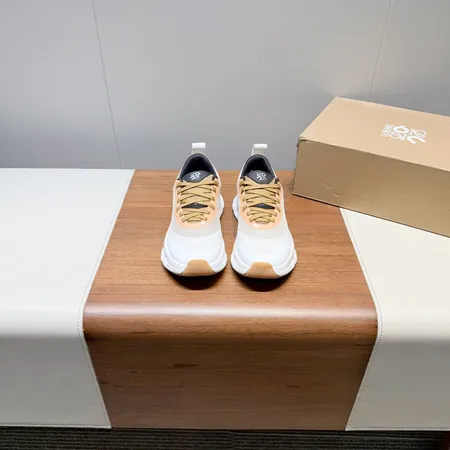 ロエベ スニーカー