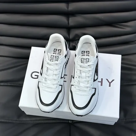 ジバンシィ カジュアルシューズ