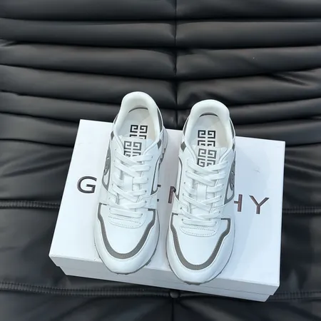 ジバンシィ カジュアルシューズ