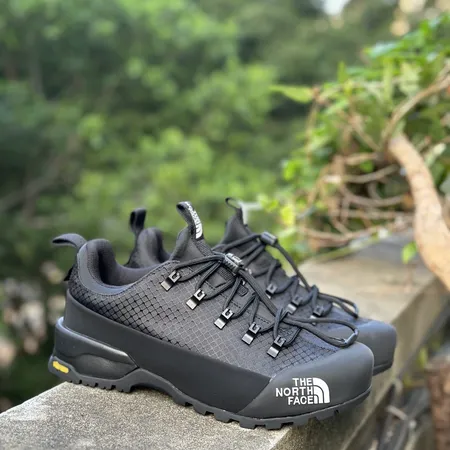 ノースフェイス スニーカー