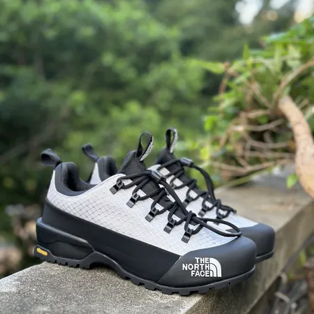 ノースフェイス スニーカー