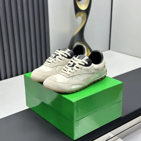 ボッテガ ヴェネタ スニーカー