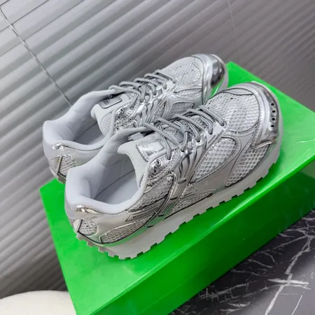 ボッテガ ヴェネタ スニーカー