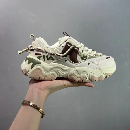 フィラ スニーカー