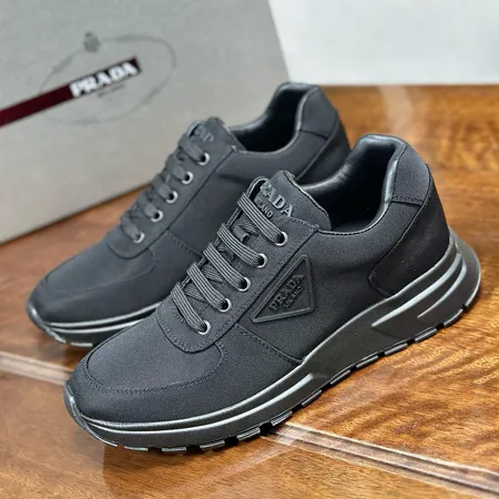 プラダ カジュアルシューズ