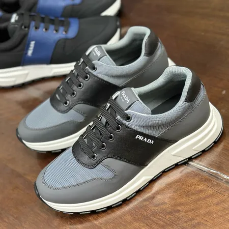 プラダ カジュアルシューズ