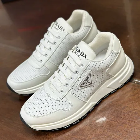 プラダ カジュアルシューズ