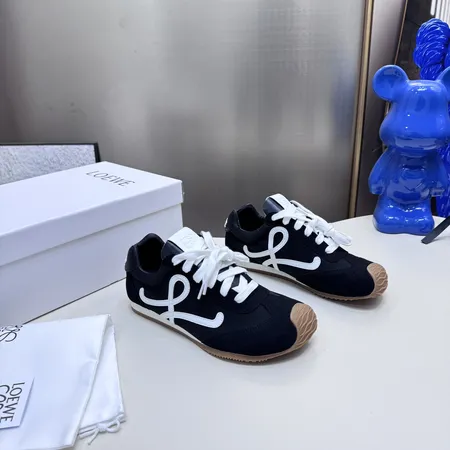 ロエベ スニーカー