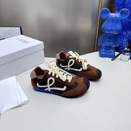 ロエベ スニーカー