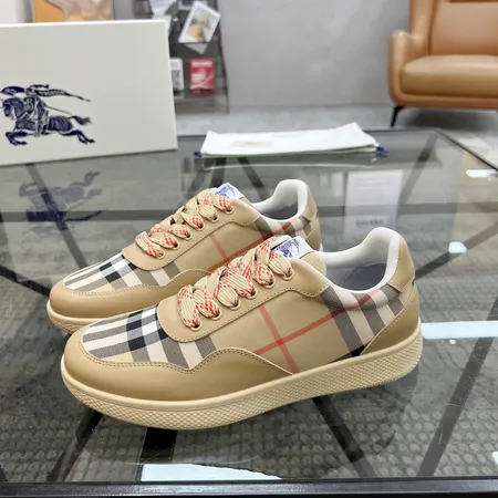 バーバリー ス カジュアルシューズ