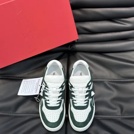 ヴァレンティノ カジュアルシューズ