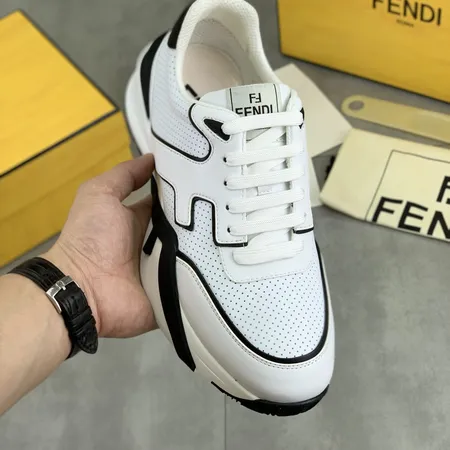 フェンディ スニーカー