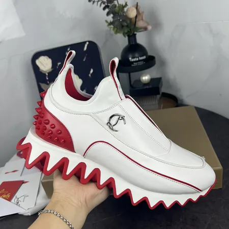 クリスチャン・ルブタン スニーカー