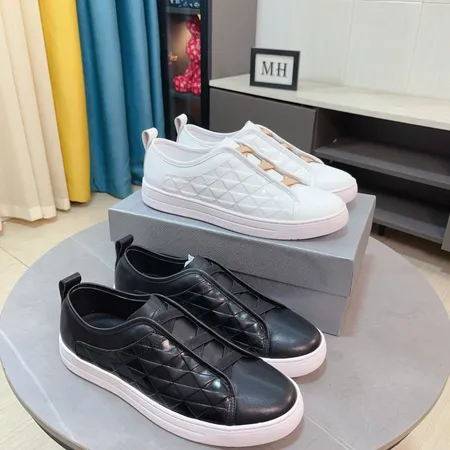 プラダ カジュアルシューズ