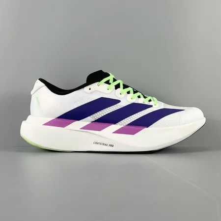 アディダス スニーカー