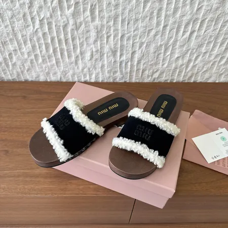 ミュウミュウ スリッパ