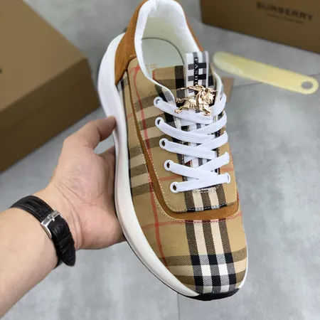 バーバリー ス スニーカー