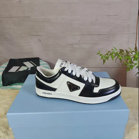 プラダ カジュアルシューズ