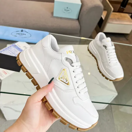 プラダ カジュアルシューズ