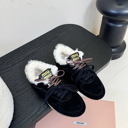 ミュウミュウ カジュアルシューズ