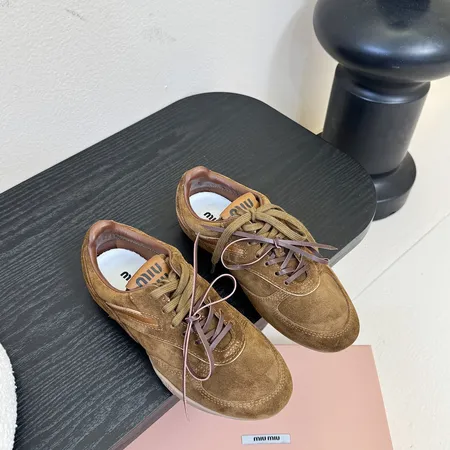 ミュウミュウ カジュアルシューズ