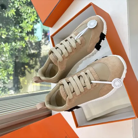 エルメス スニーカー