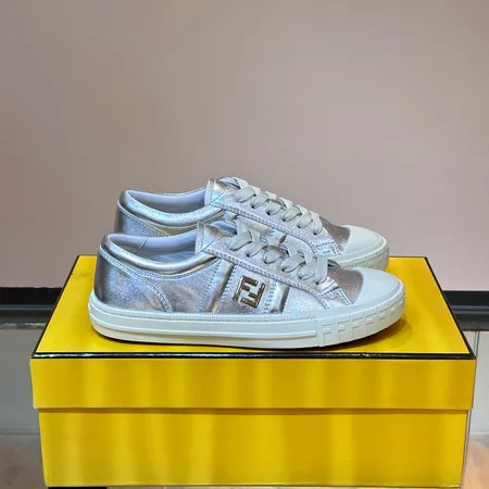 フェンディ カジュアルシューズ