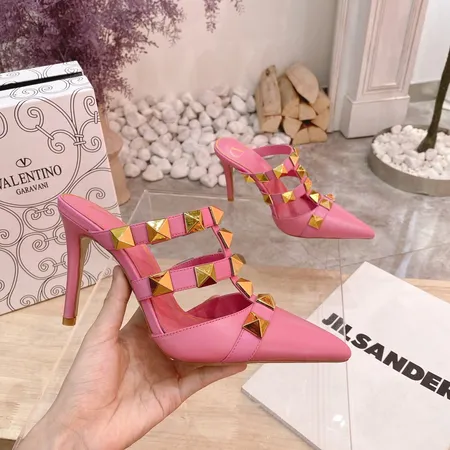 ヴァレンティノ サンダル