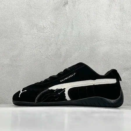 プーマ スニーカー