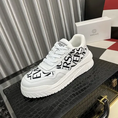 ヴェルサーチ カジュアルシューズ