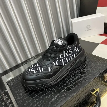 ヴェルサーチ カジュアルシューズ