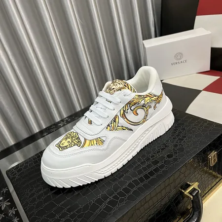 ヴェルサーチ カジュアルシューズ