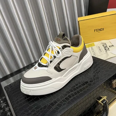 フェンディ カジュアルシューズ