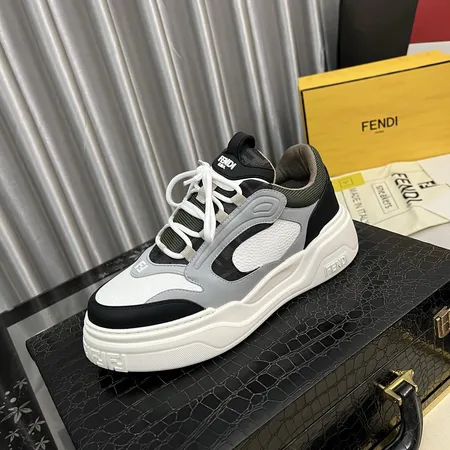 フェンディ カジュアルシューズ
