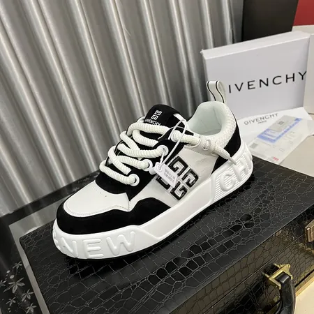 ジバンシィ カジュアルシューズ