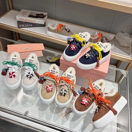 ミュウミュウ カジュアルシューズ