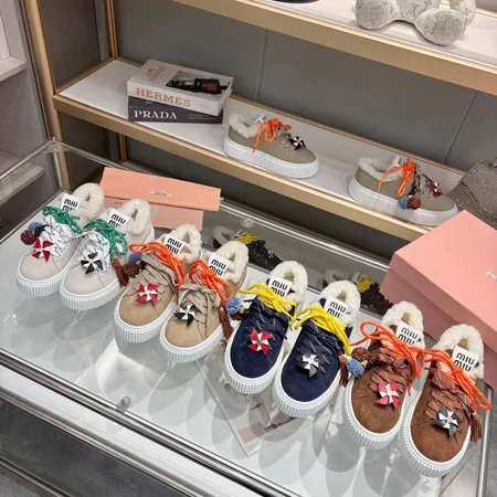 ミュウミュウ カジュアルシューズ